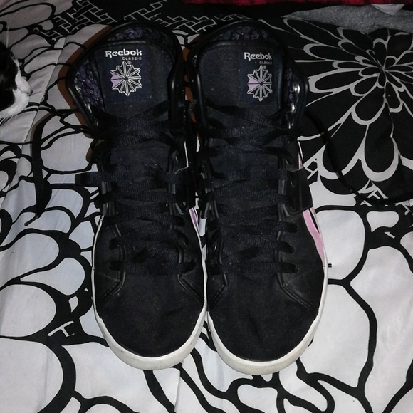 Reebok Shoes - Size 9 Reebok High Tops